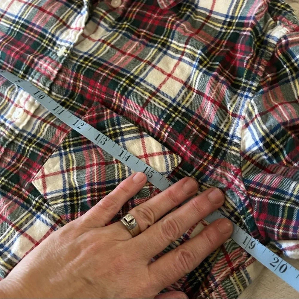 EUC Uniqlo size M women's button down plaid flannel shirt Christmas perfection - Picture 7 of 7
